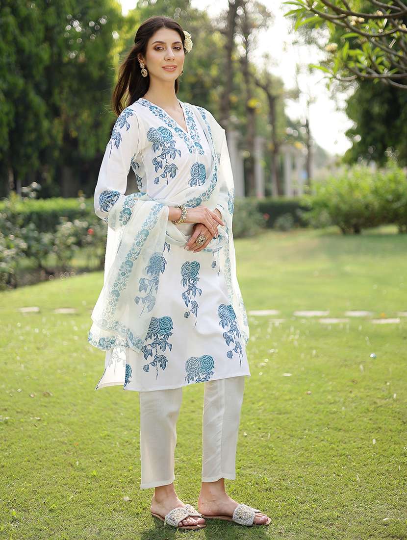 women printed v neck kurta and pant set with dupatta - 22513840 -  Standard Image - 3