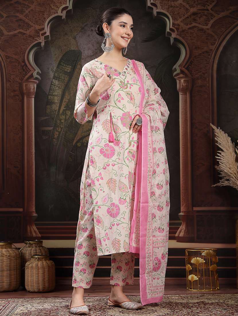 women printed v neck kurta and pant set with dupatta - 22513850 -  Standard Image - 3