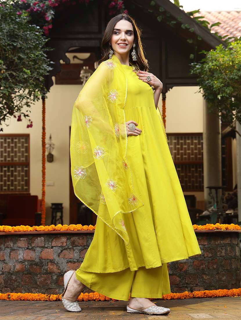women solid with work round neck kurta and palazzo set with dupatta - 22513855 -  Standard Image - 3