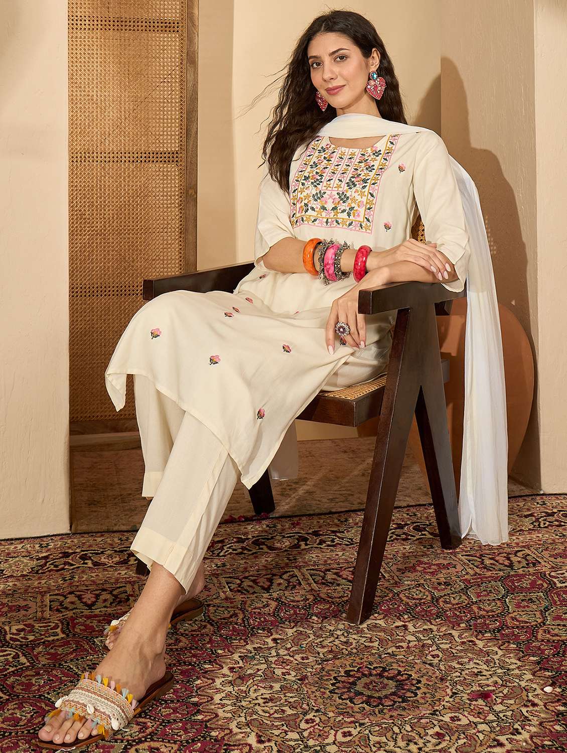 women embroidered round neck kurta and pant set with dupatta - 22513859 -  Standard Image - 3