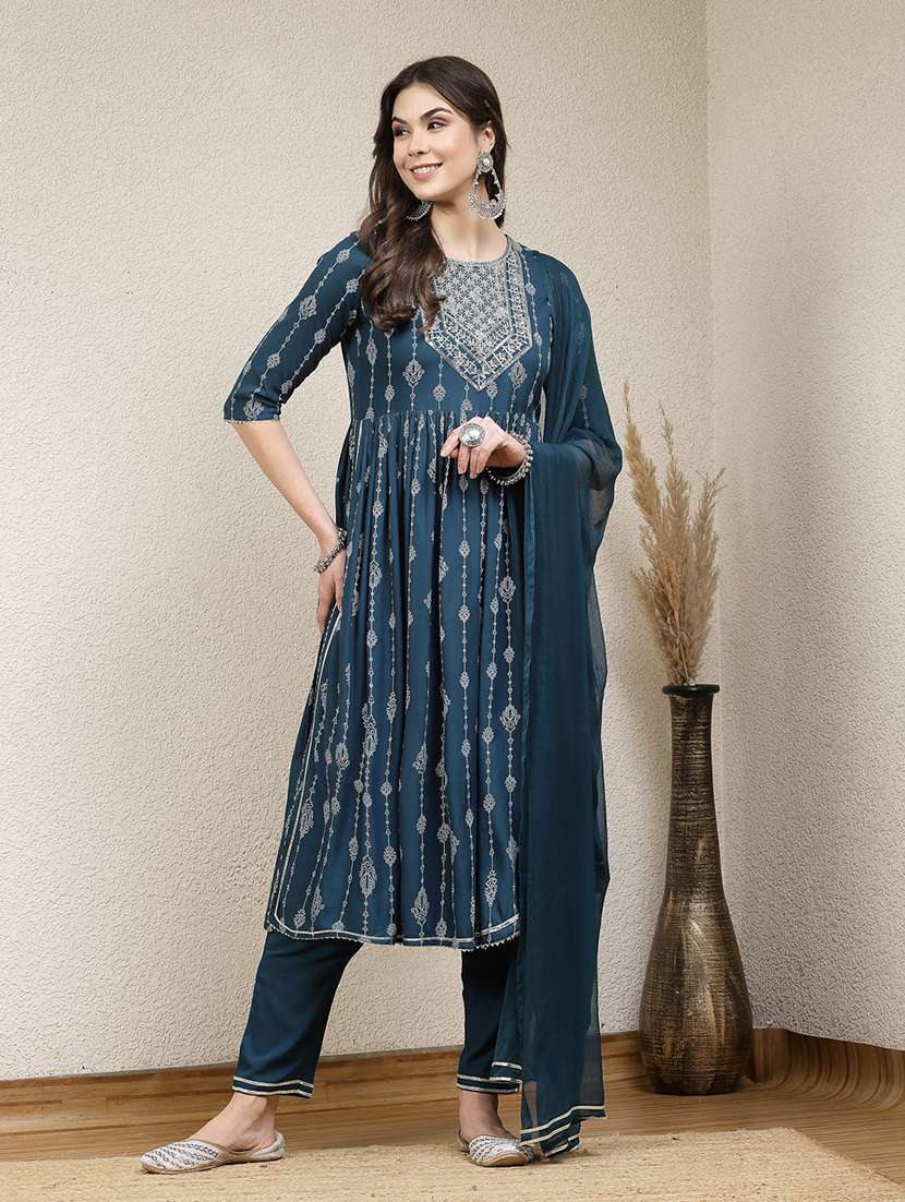 women printed round neck kurta and pant set with dupatta
