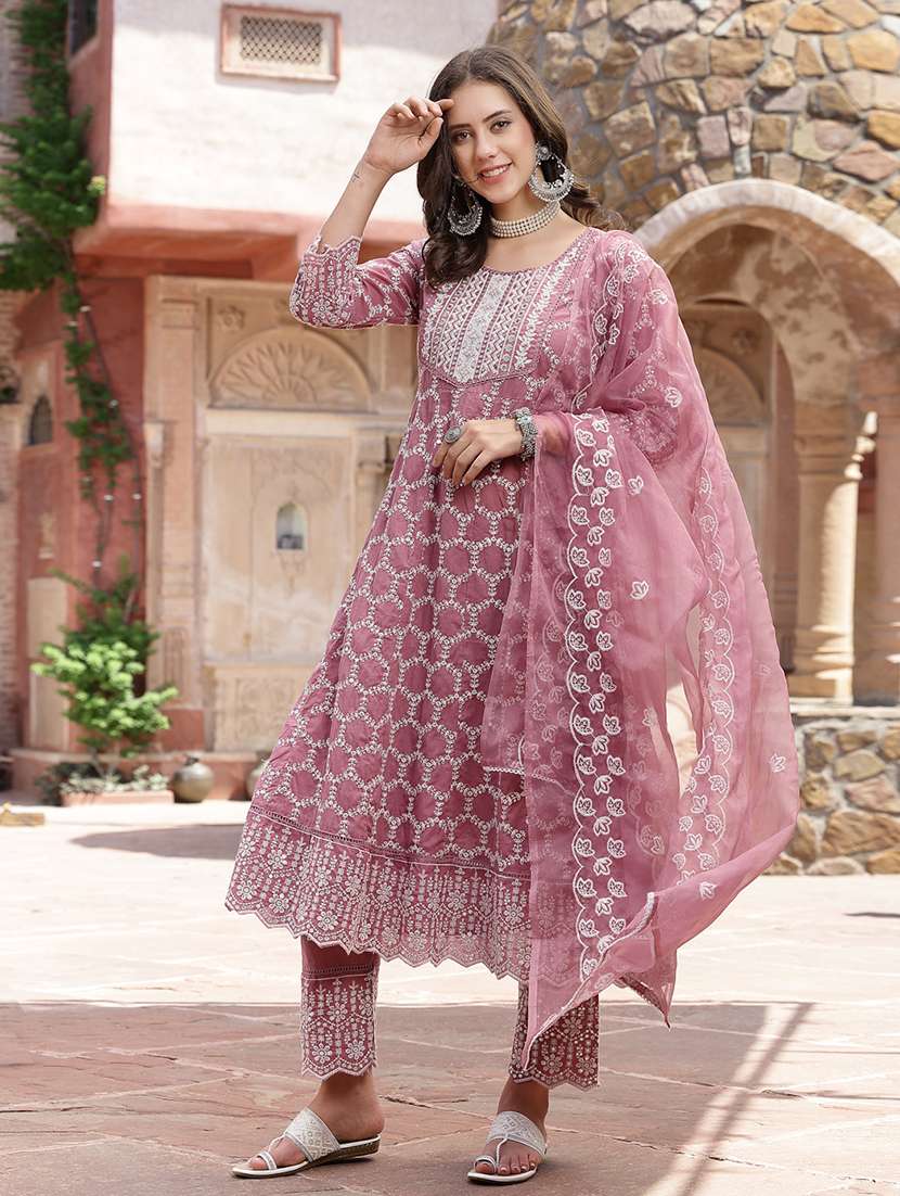 women embroidered round neck kurta and pant set with dupatta - 22513926 -  Standard Image - 3
