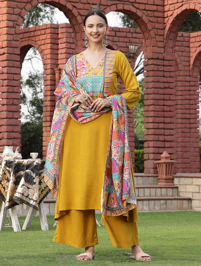 women printed v neck kurta and palazzo set with dupatta