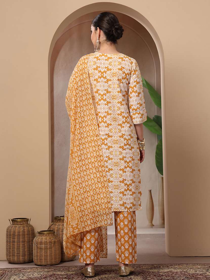 women printed v neck kurta and pant set with dupatta - 22513937 -  Standard Image - 3