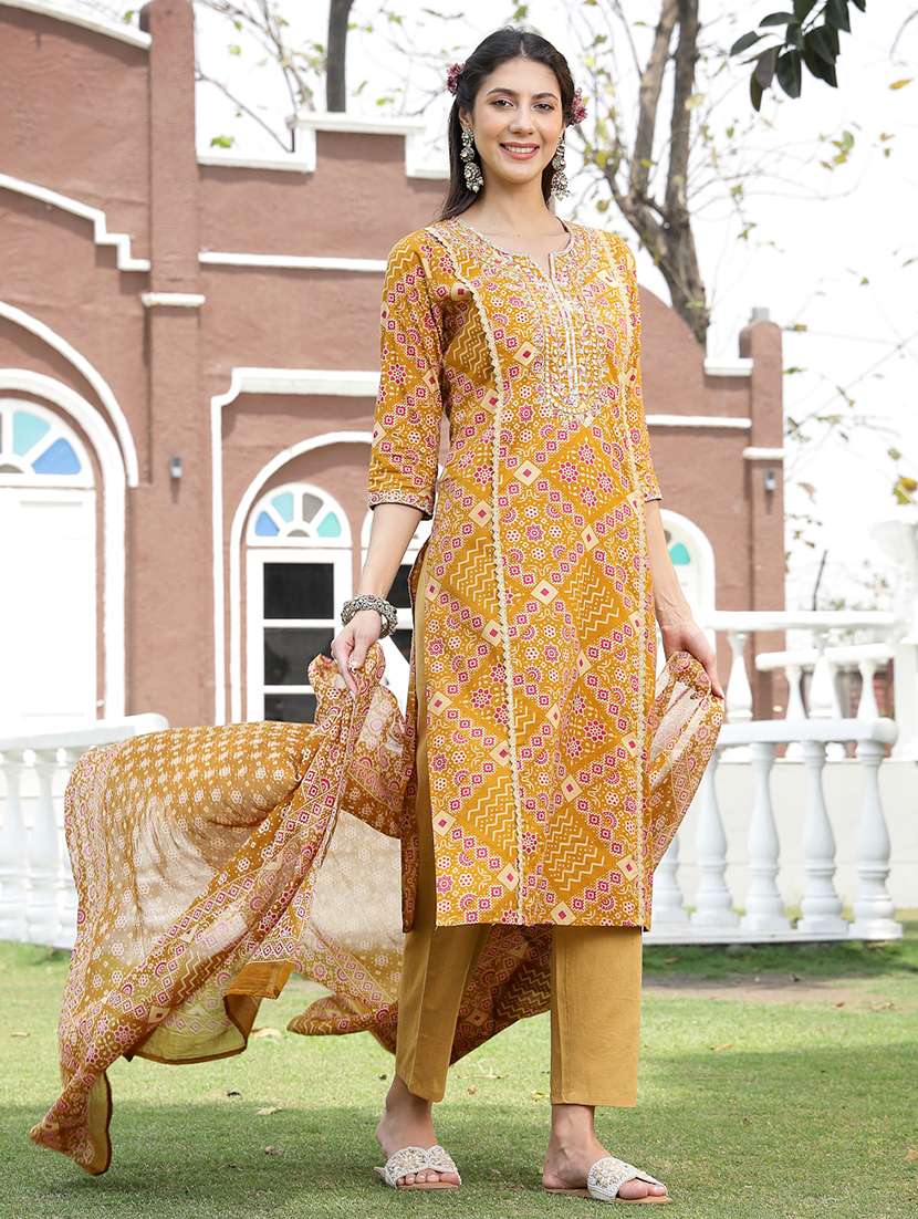 women printed notch neck kurta and pant set with dupatta