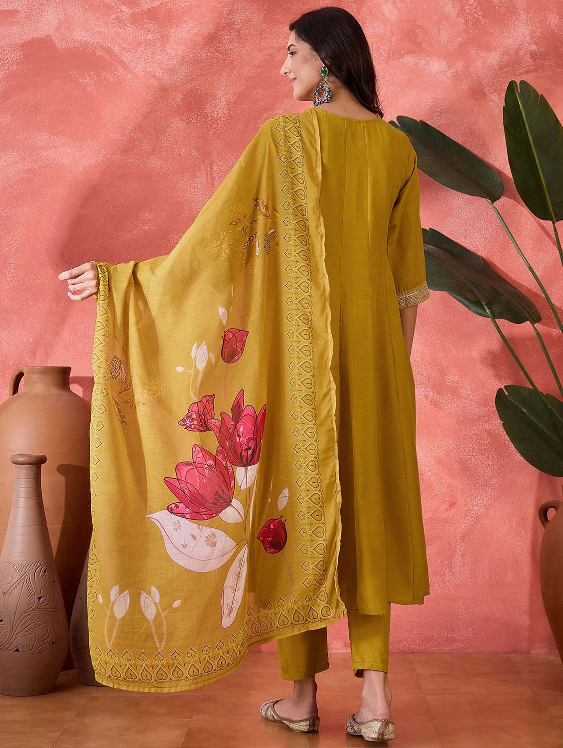 women embroidered three quarter sleeves kurta pant set with dupatta - 22513940 -  Standard Image - 3