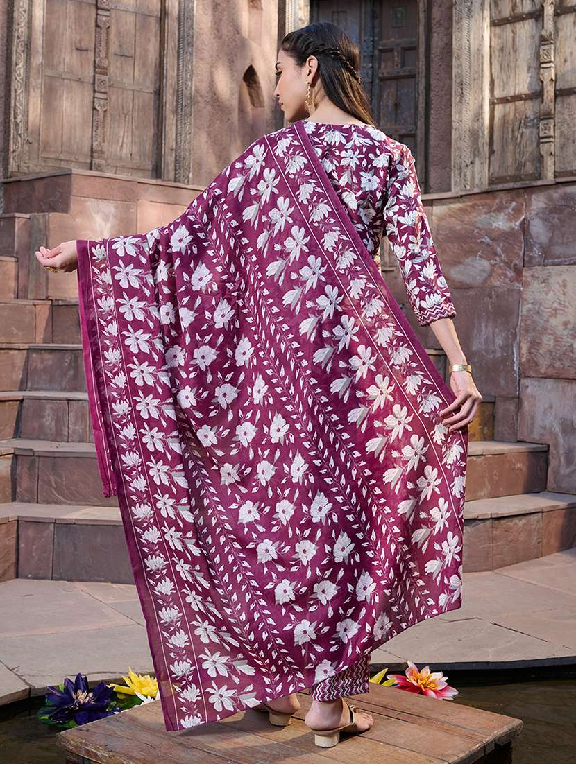 women printed three quarter sleeves kurta pant set with dupatta - 22514005 -  Standard Image - 3