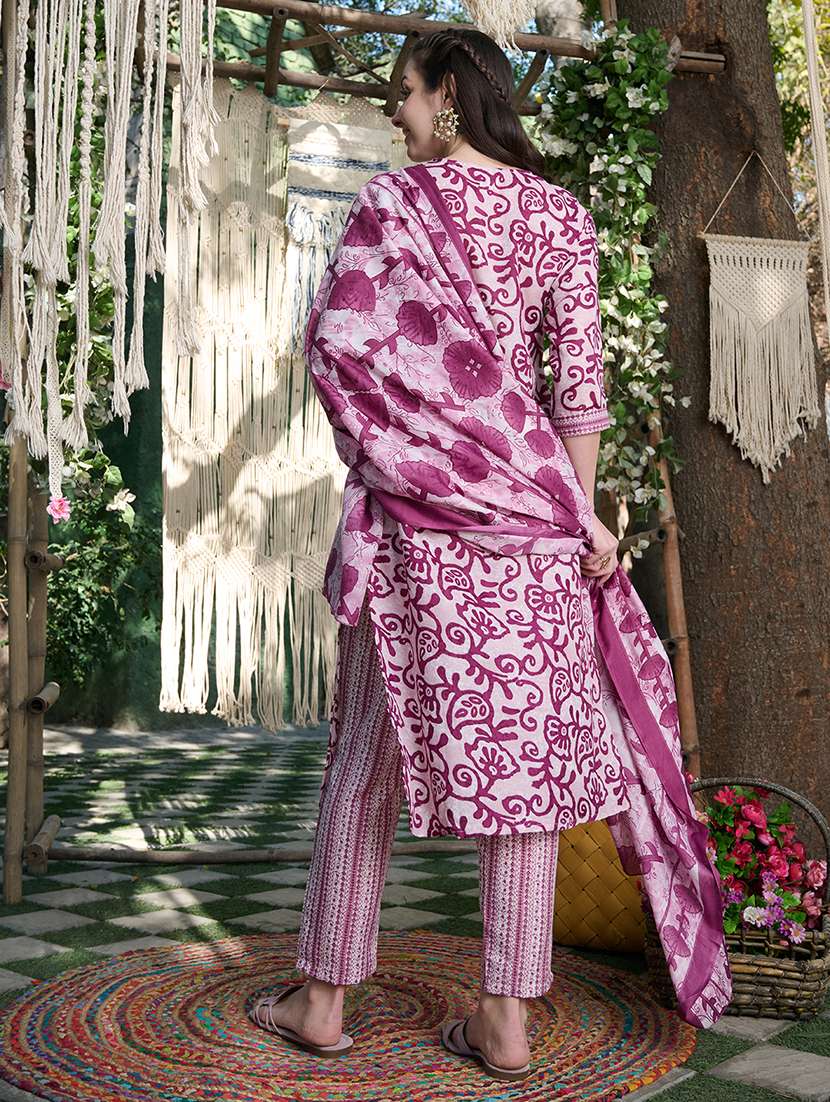 women printed three quarter sleeves kurta pant set with dupatta - 22514010 -  Standard Image - 3