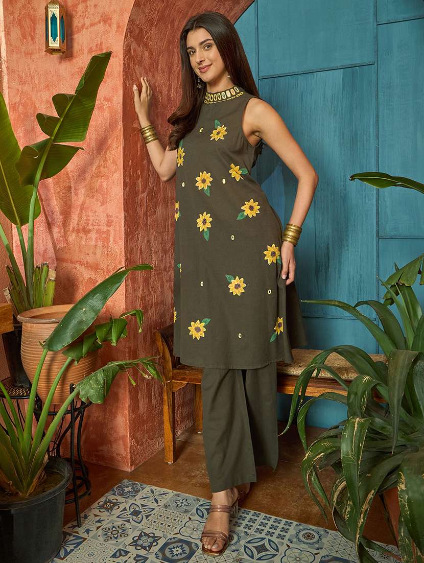 women floral sleeveless kurta pant set - 22514179 -  Standard Image - 3