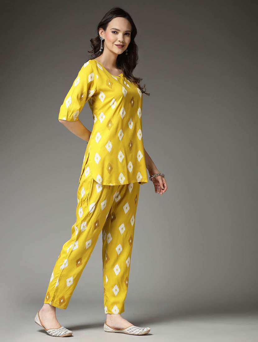 women printed notch neck ethnic co-ord set - 22514497 -  Standard Image - 3