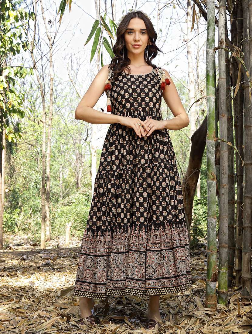 women printed shoulder strap tiered dress