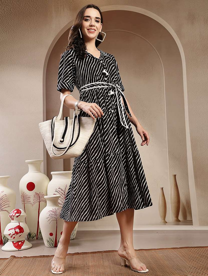 women printed collared tiered dress