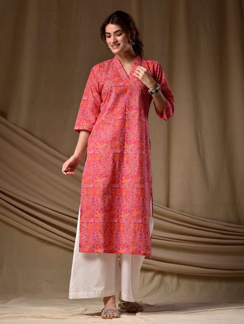 women printed three quarter sleeve straight kurta