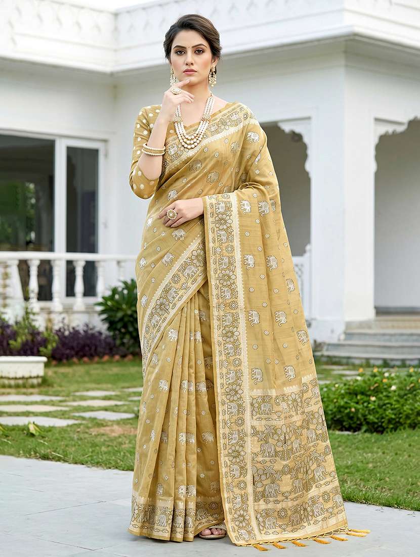 women self design bordered saree with blouse
