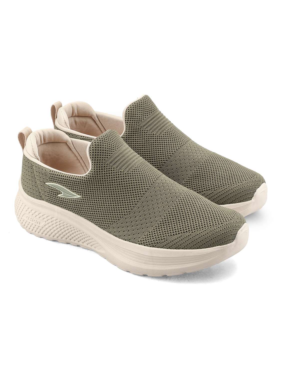 men solid slip on sport shoes