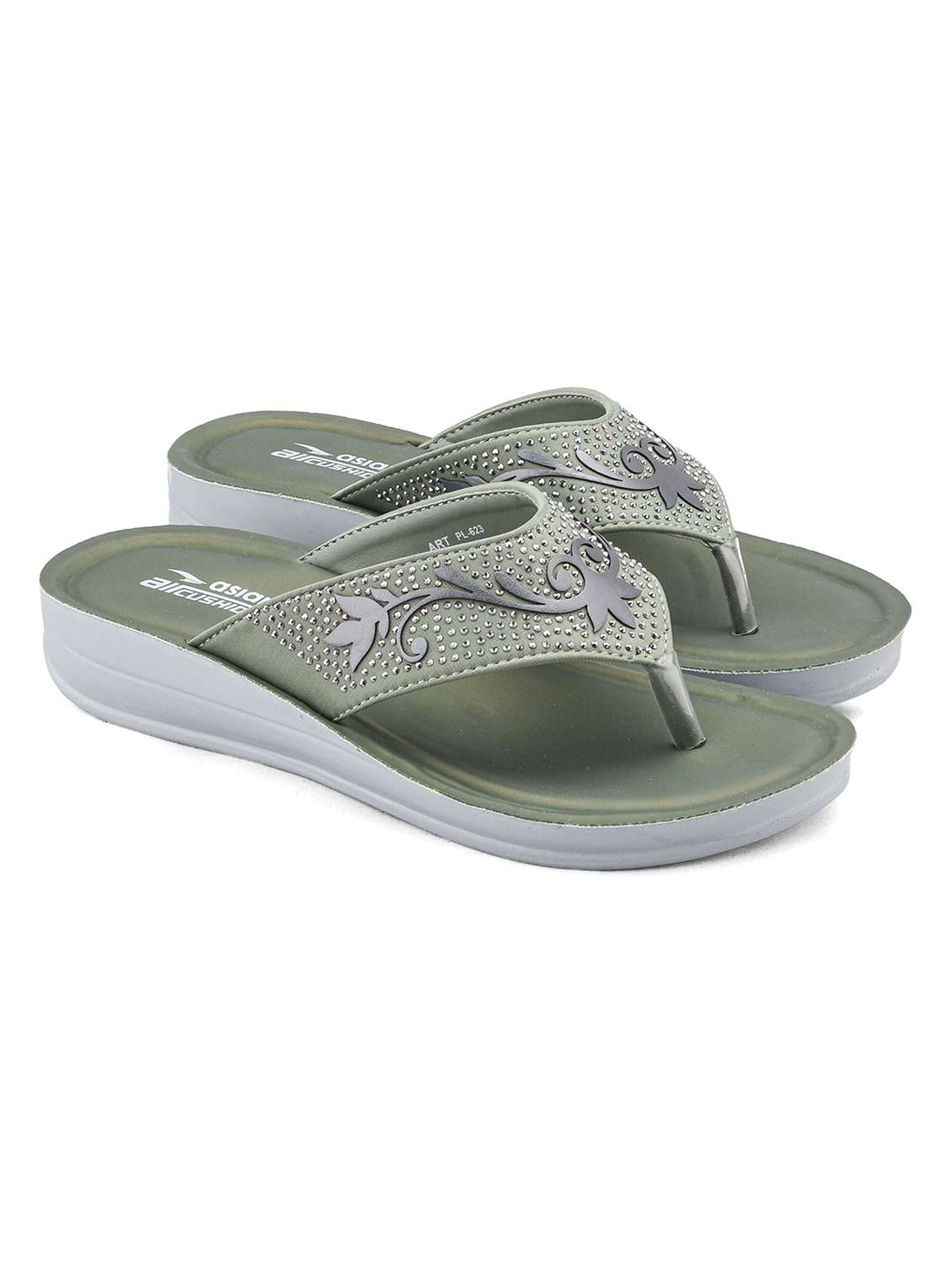 women embellished toe separator sandal