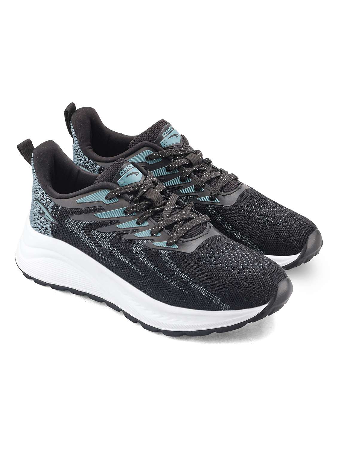 women self design lace up sports shoes
