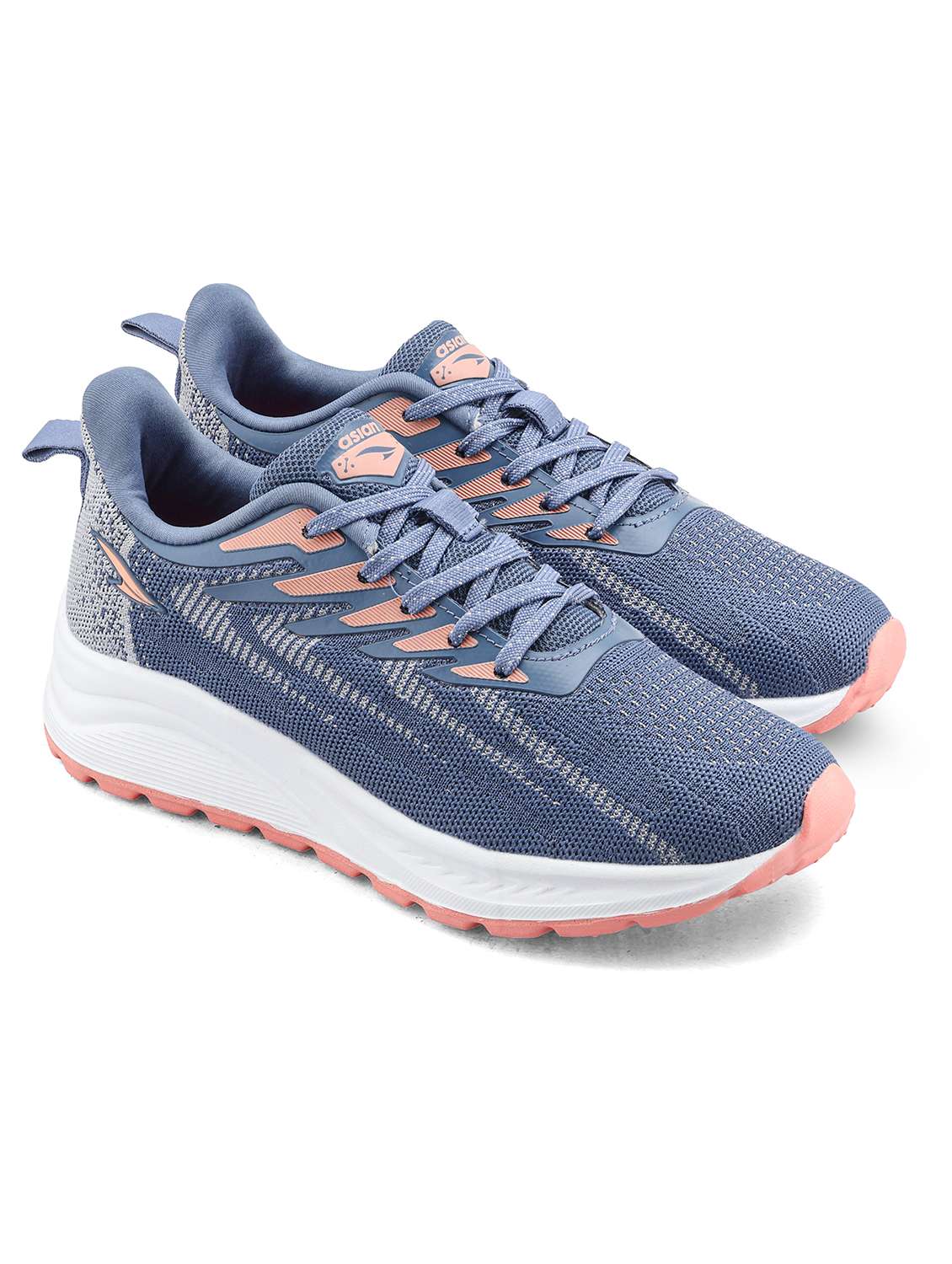 women self design lace up sports shoes