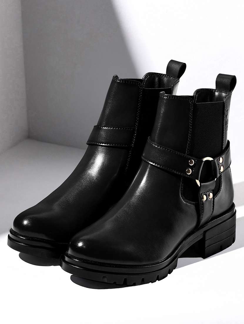 women black high-tops boot