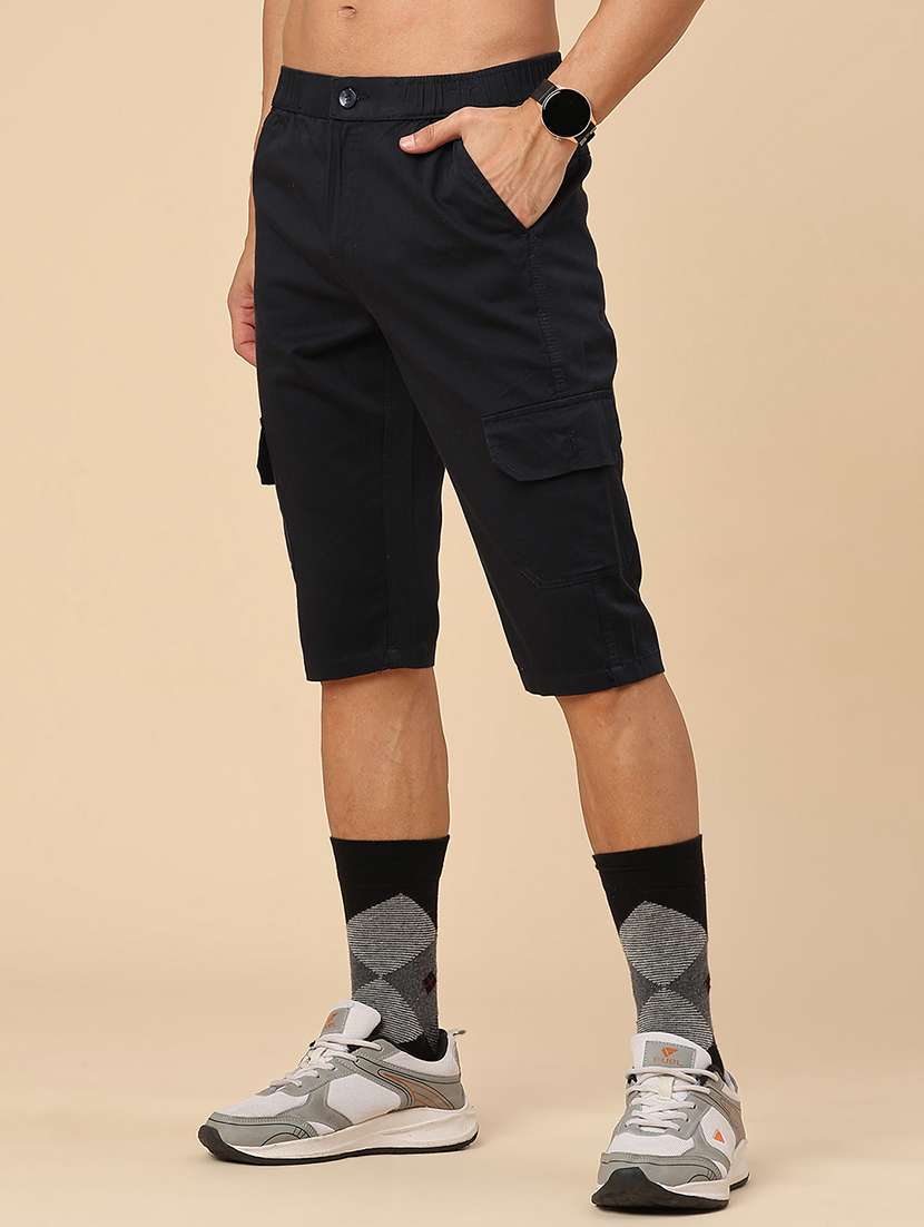 Men Solid Mid Rise Three Fourth Cargo Shorts - 22516132 -  Standard Image - 3
