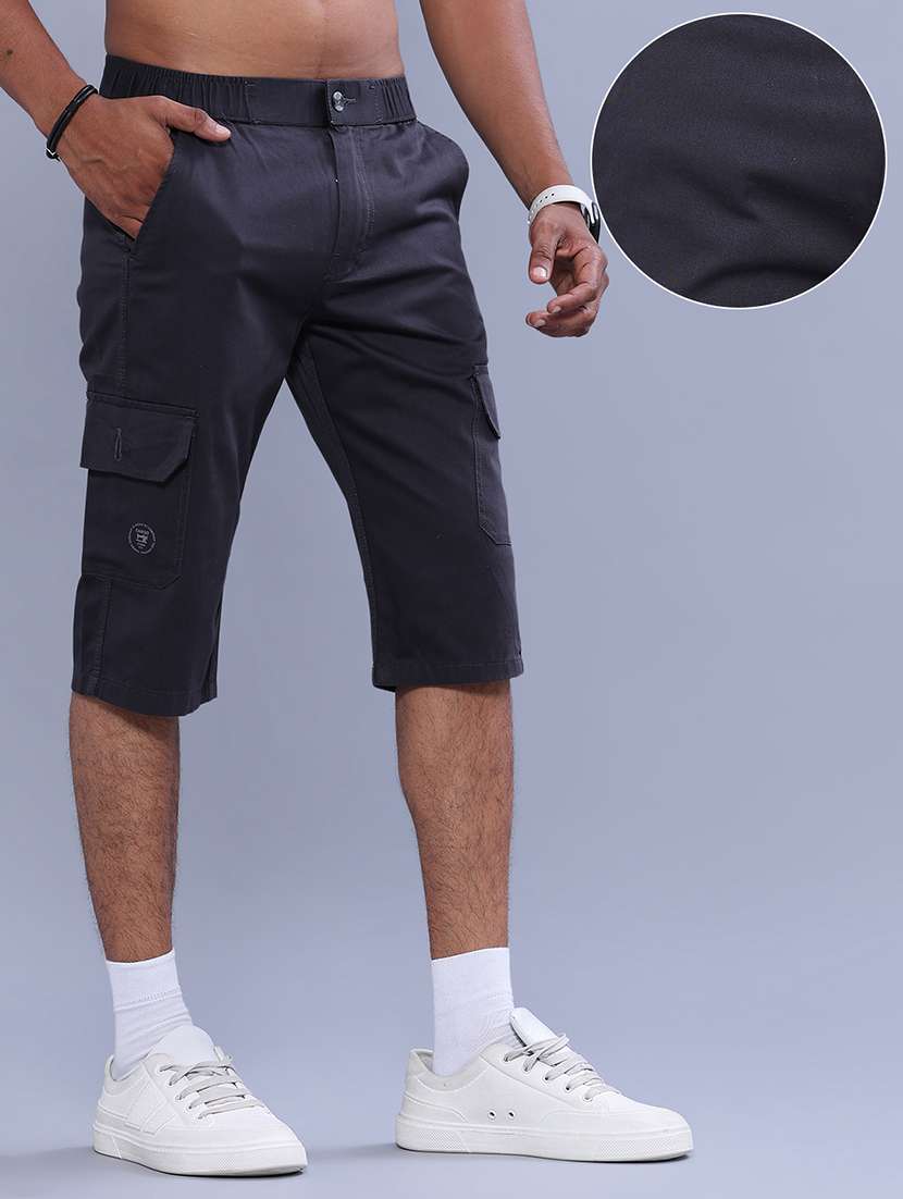 Men Solid Mid Rise Three Fourth Cargo Shorts - 22516133 -  Standard Image - 3