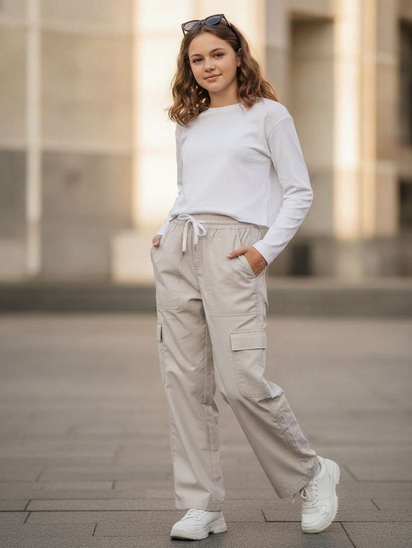 girls solid mid rise regular fit cargo