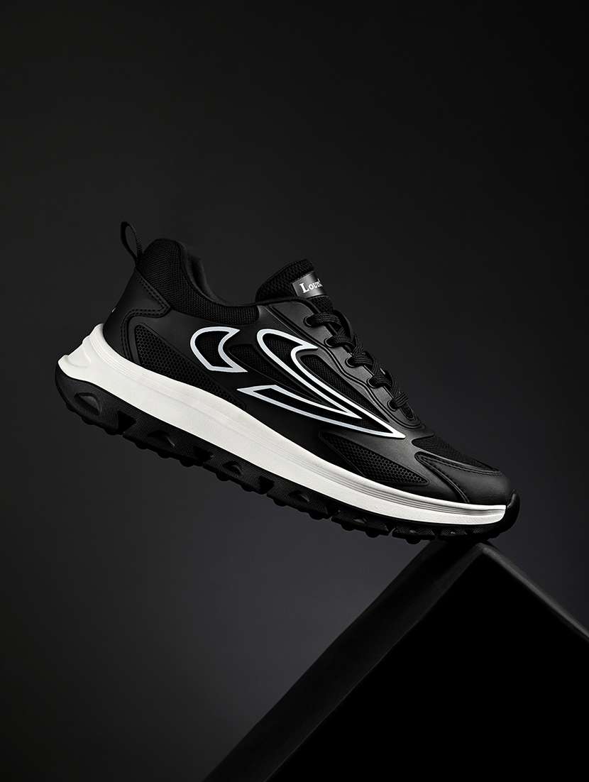 men black lace up sport shoe