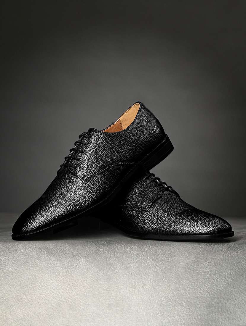 men black lace-up derby
