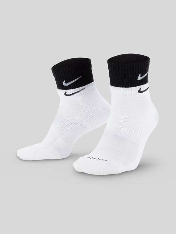 nike everyday plus cushioned ankle socks in white with black trim