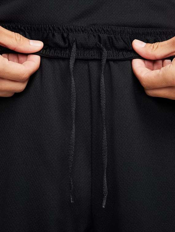 men solid mid rise sports shorts - 22517974 -  Standard Image - 3
