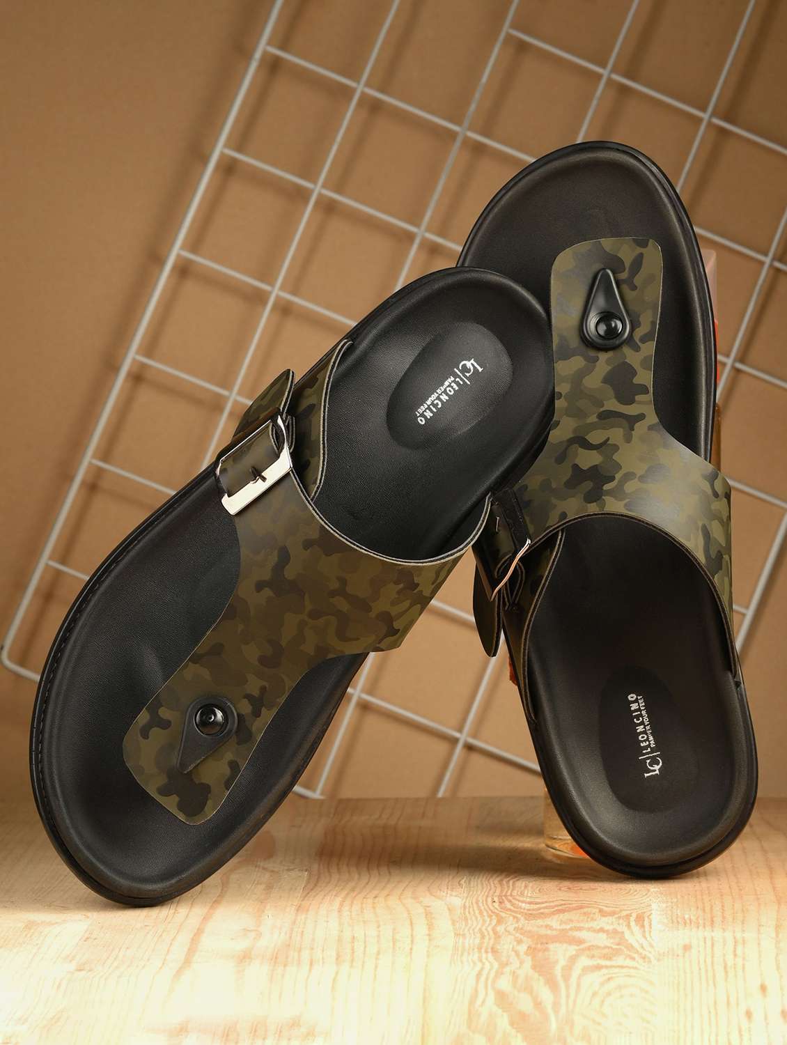 men green toe seperator sandal