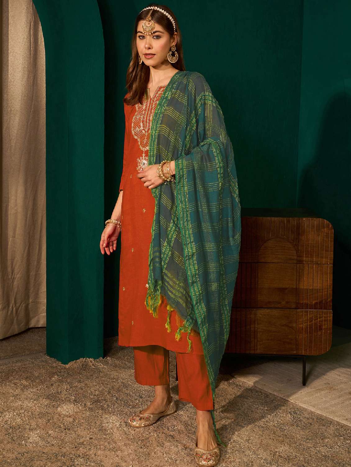 women embroidered three quarter sleeve kurta pant with dupatta set - 22518507 -  Standard Image - 3
