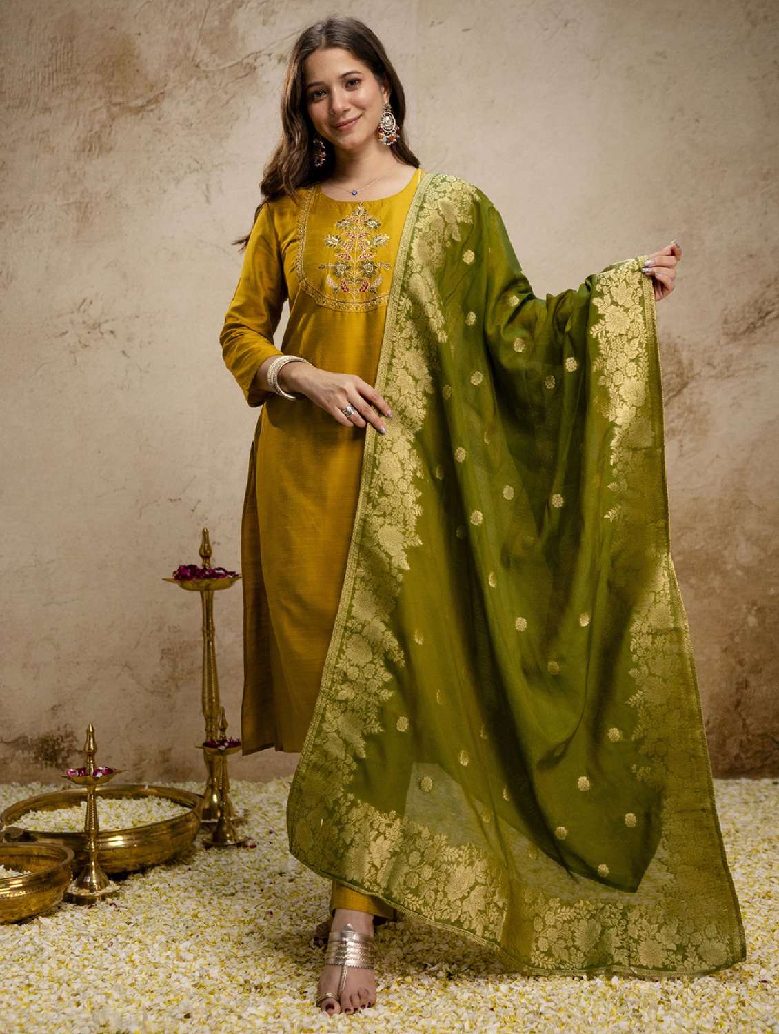 women embroidered three quarter sleeve kurta pant with dupatta set