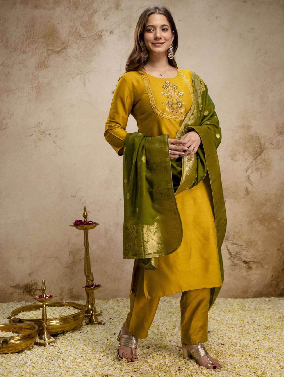 women embroidered three quarter sleeve kurta pant with dupatta set - 22518510 -  Standard Image - 3