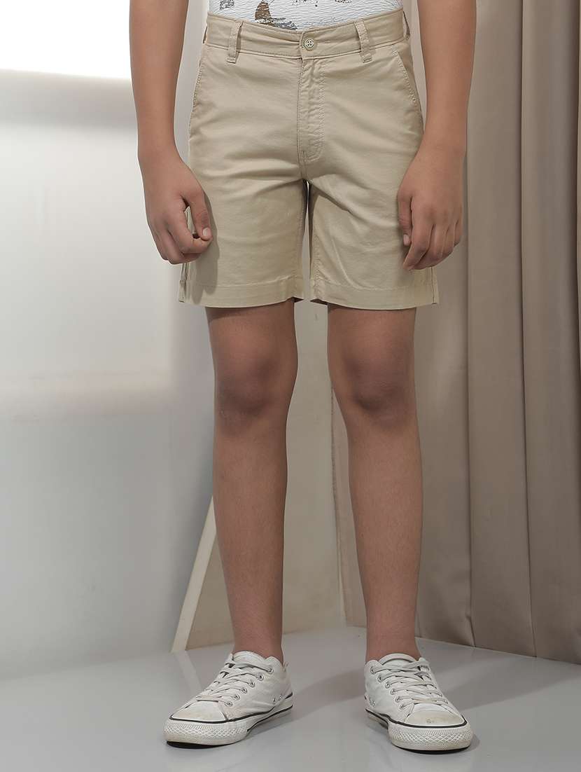 boys solid mid rise regular shorts