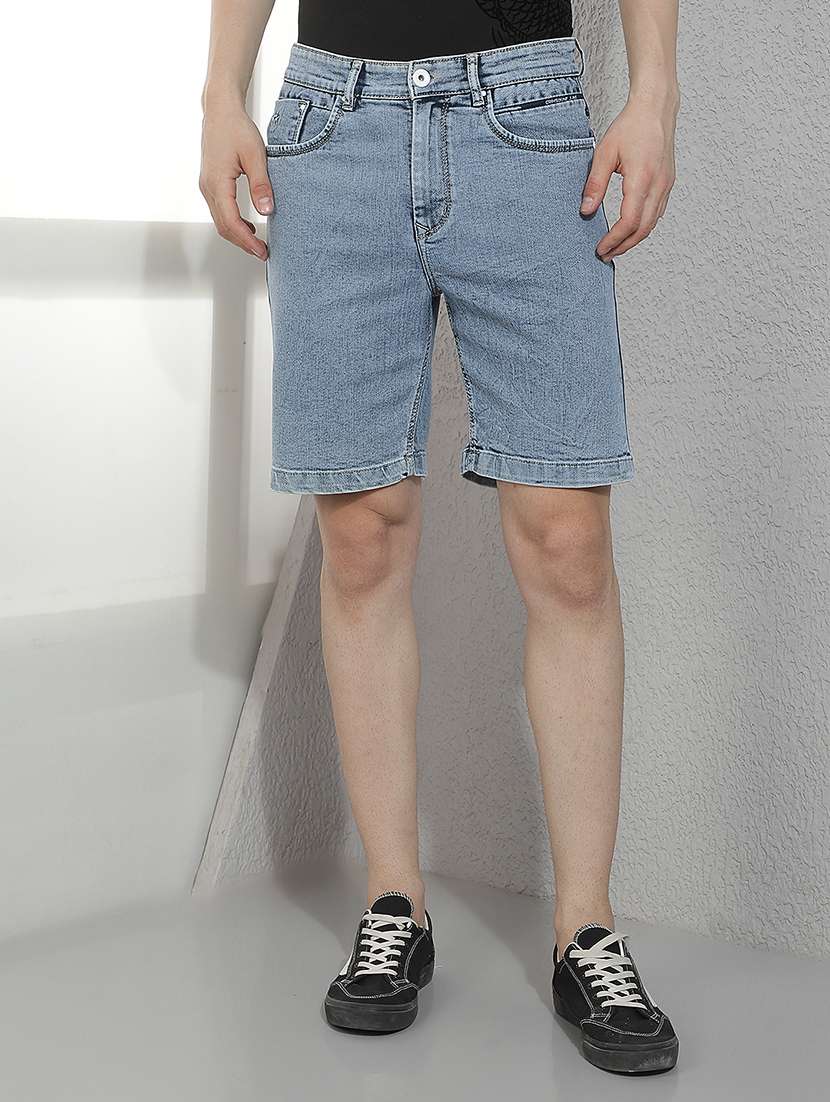 men washed mid rise regular shorts