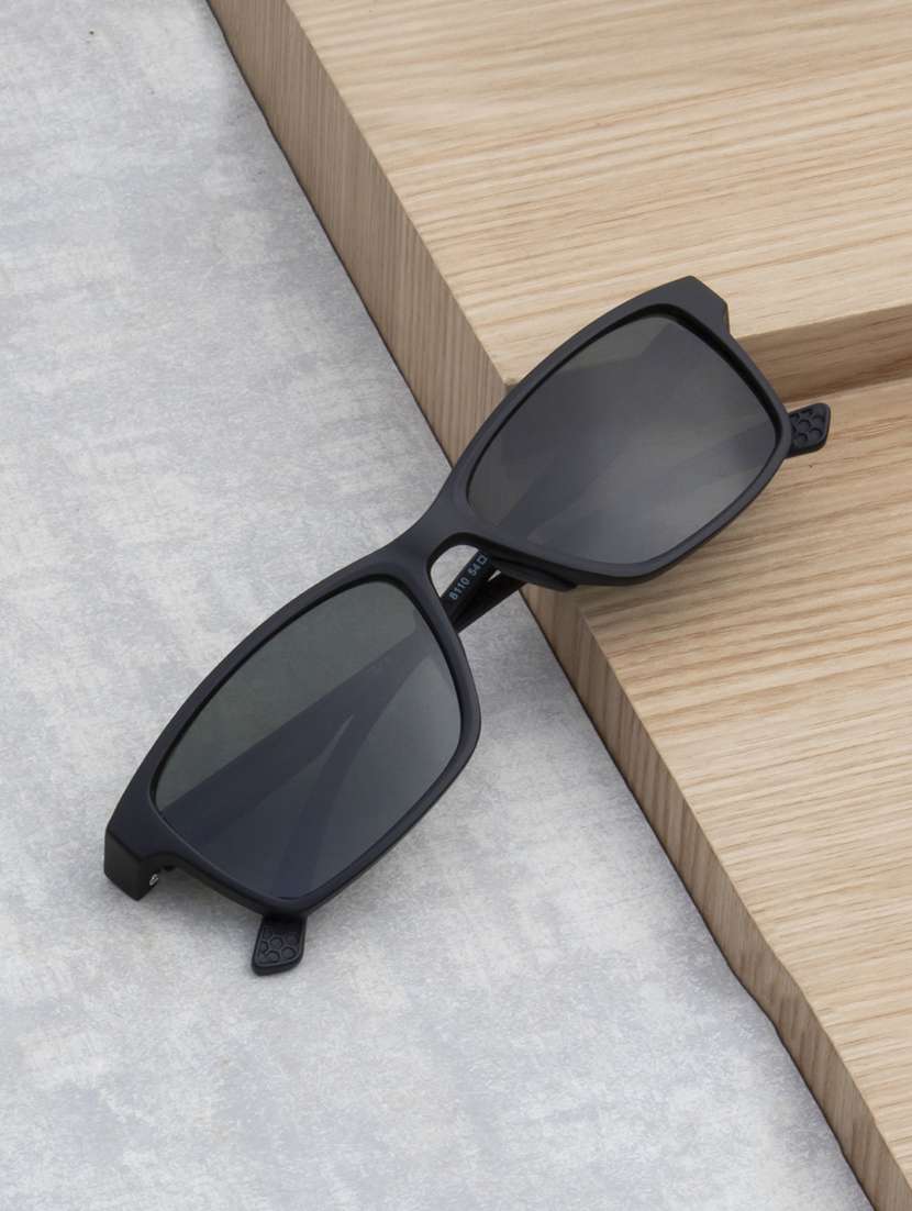 black-green sports aesthetic sunglasses mens with polarised and uv protected lens