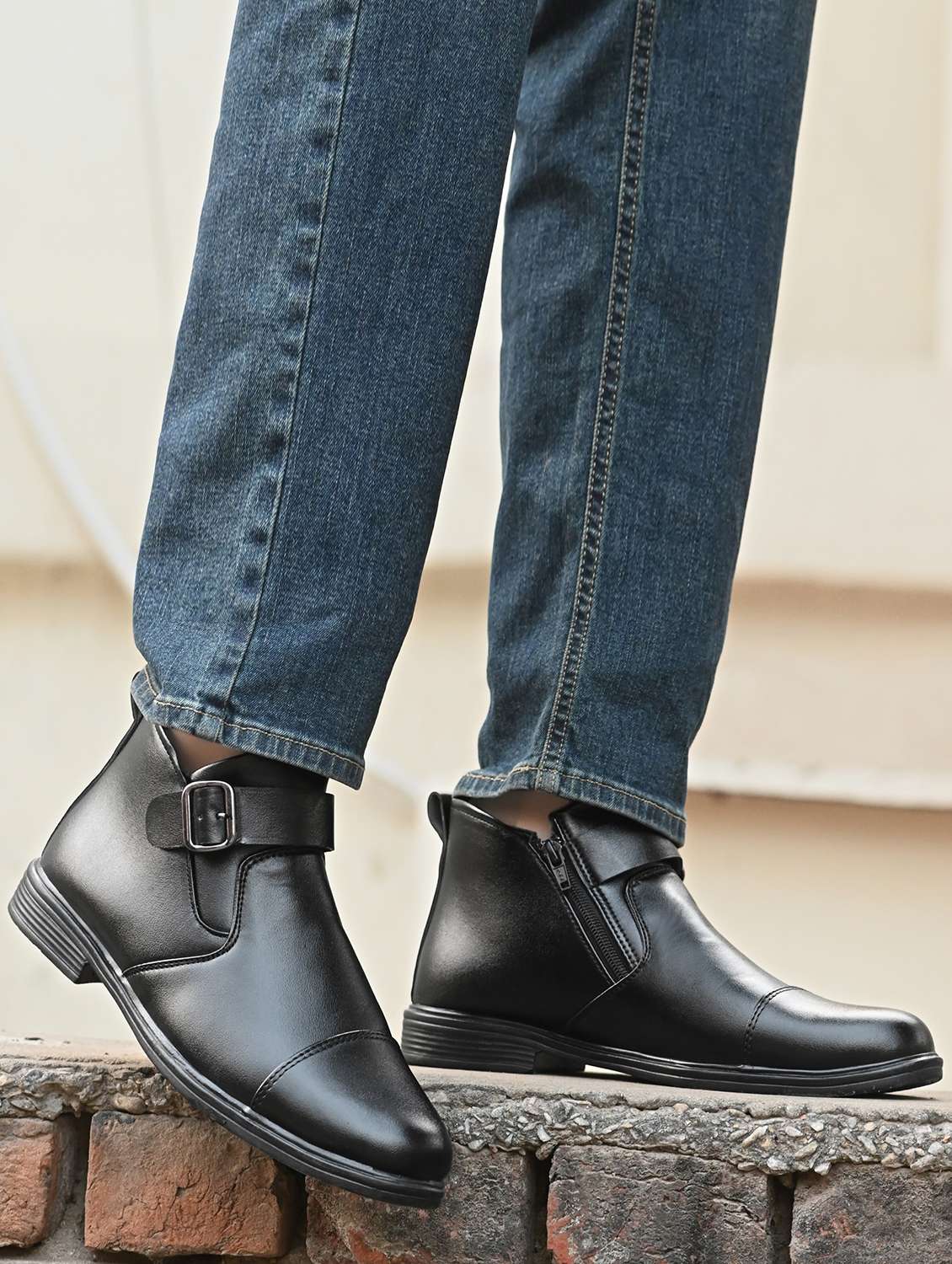 men black low ankle boot - 22520725 -  Standard Image - 5