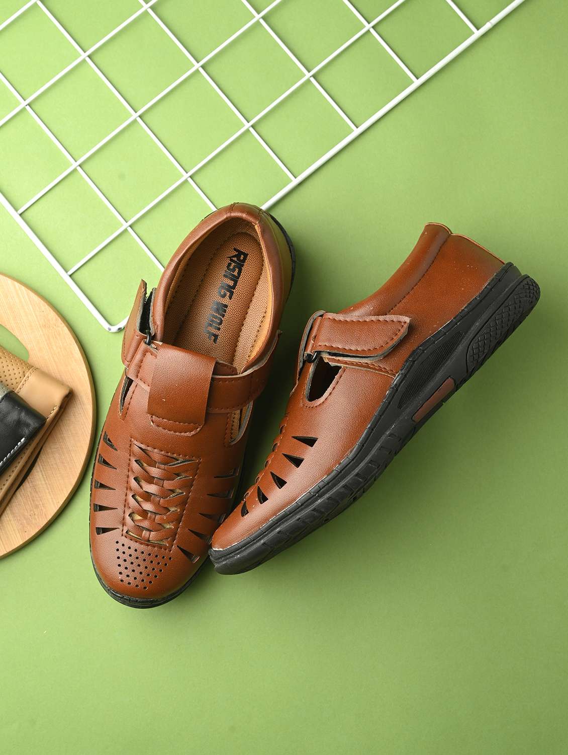 boys solid fisherman sandal