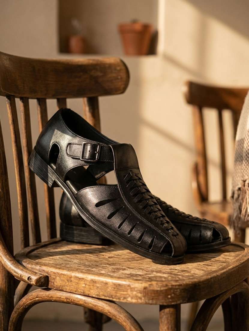 men solid close back sandal