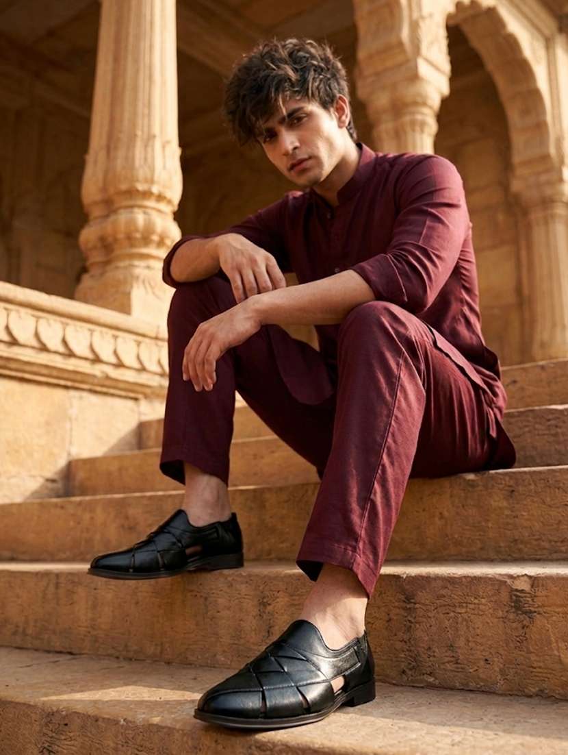 men solid close back sandal - 22520802 -  Standard Image - 5