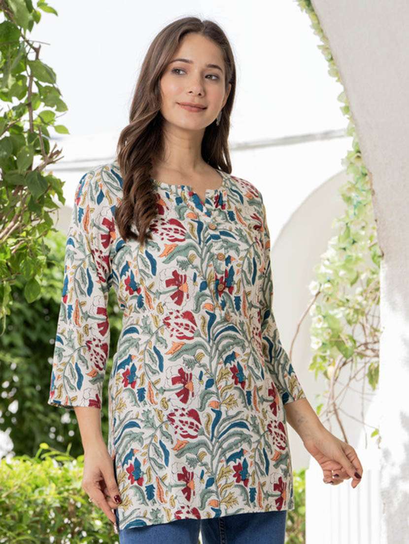 women printed notch neck straight kurti