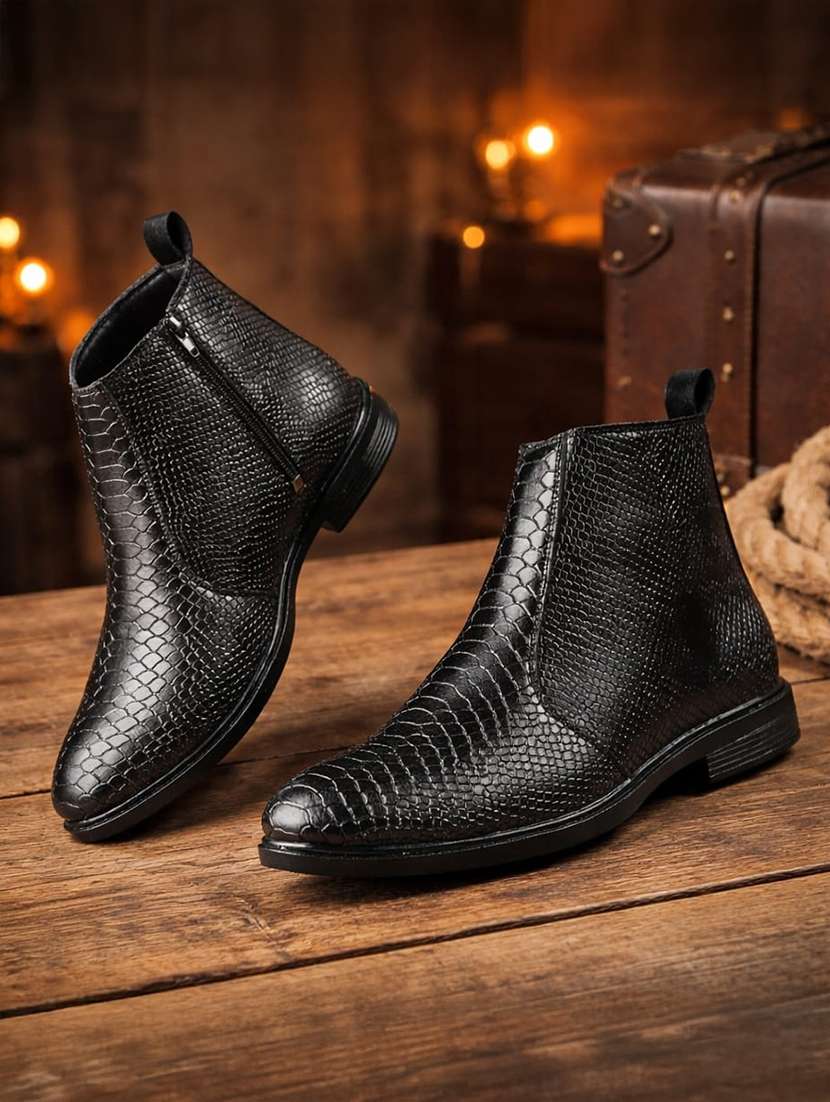 men black slip on boot