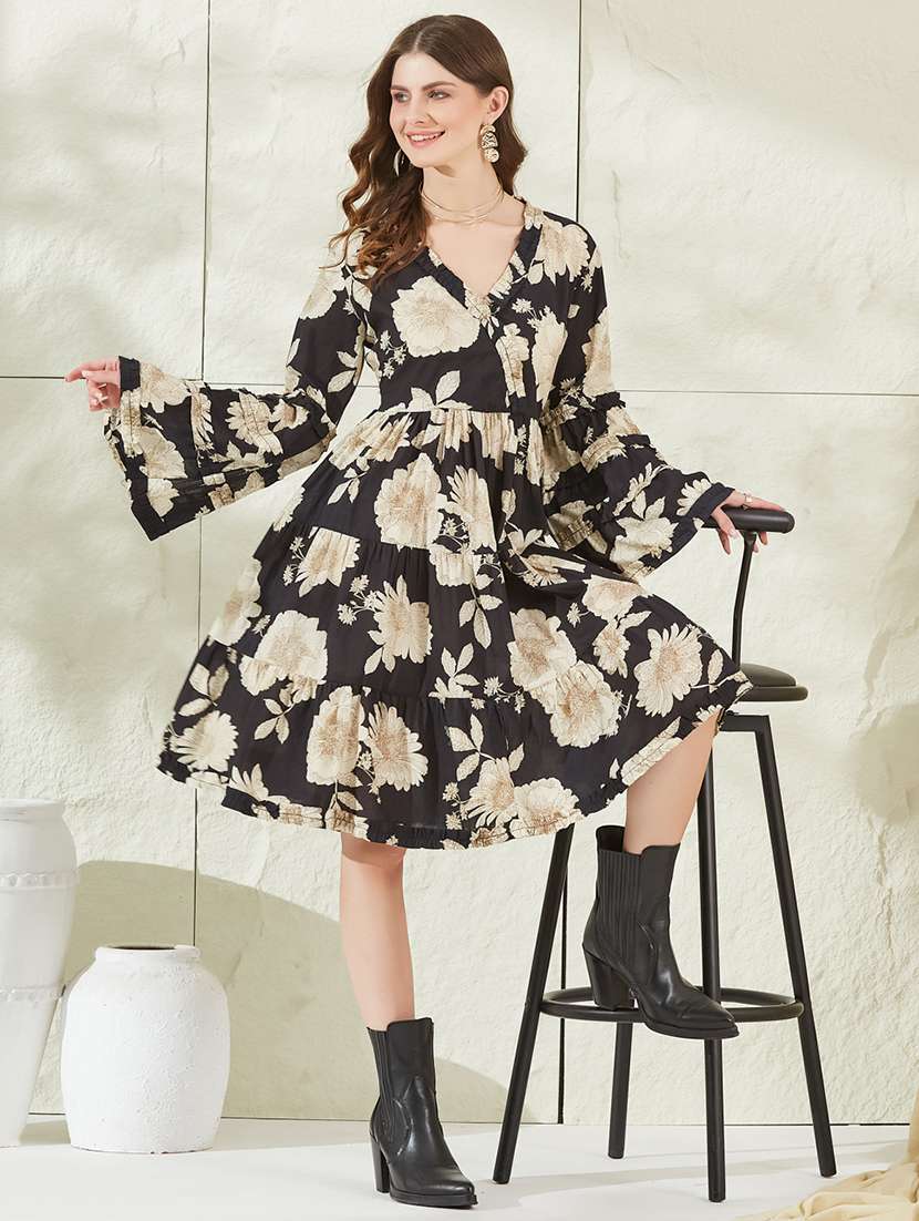 women printed v neck tiered dress