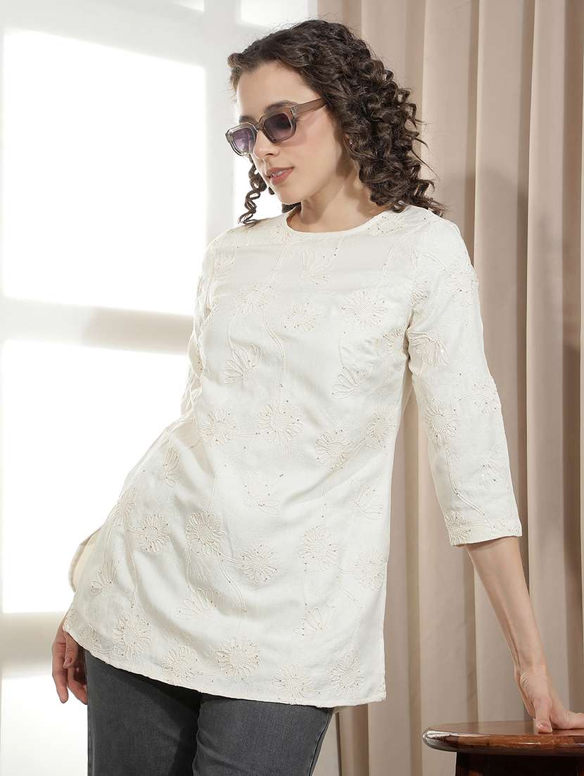 women embroidered round neck straight kurti