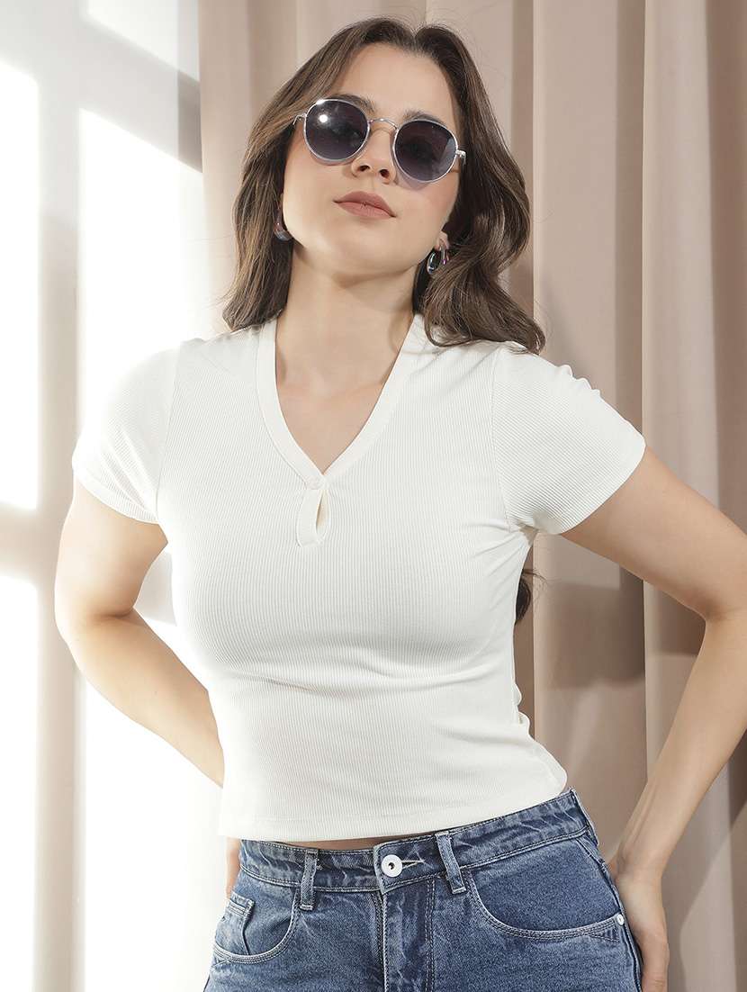 women solid v neck crop t-shirt