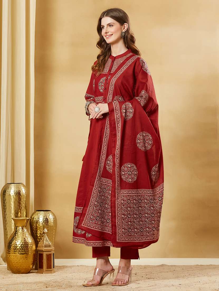women printed three quarter sleeves kurta pant set with dupatta - 22521167 -  Standard Image - 3