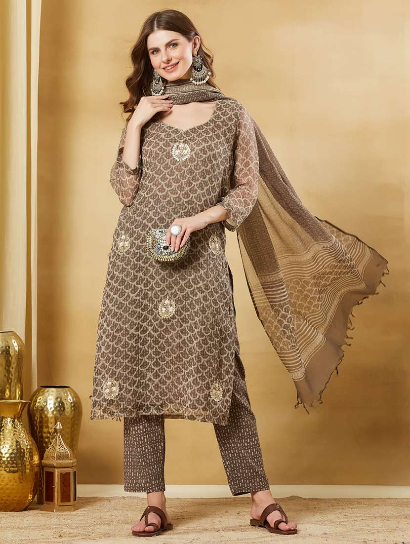 women printed three quarter sleeves kurta pant set with dupatta