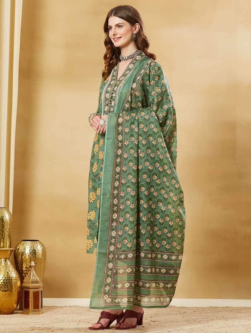 women printed three quarter sleeves kurta pant set with dupatta - 22521183 -  Standard Image - 3