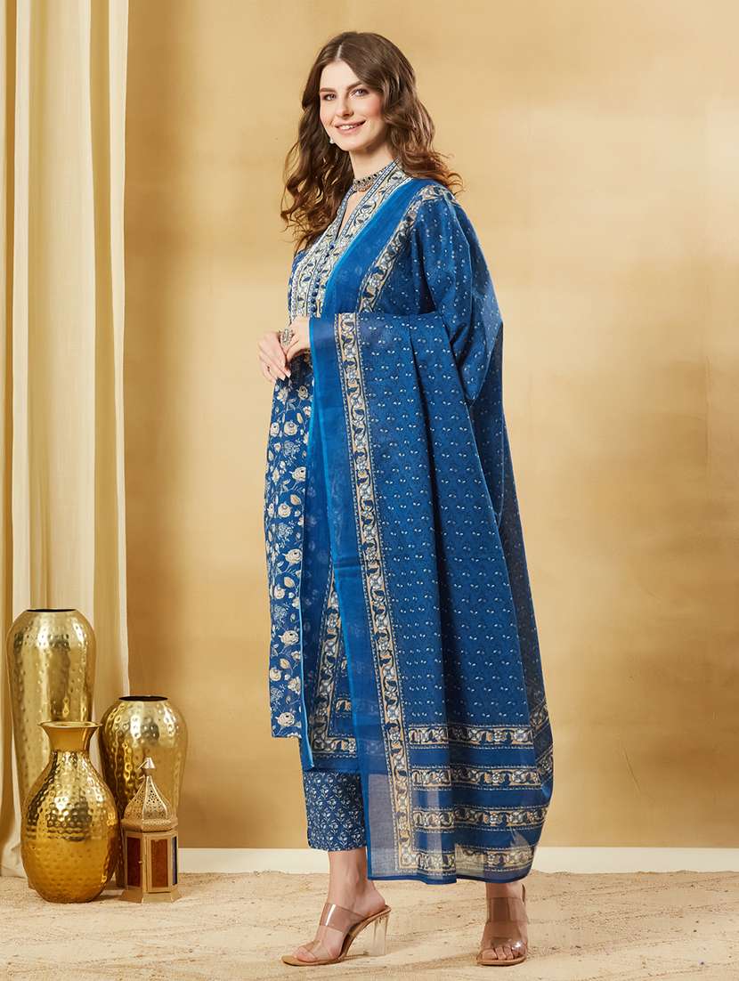women printed three quarter sleeves kurta pant set with dupatta - 22521184 -  Standard Image - 3
